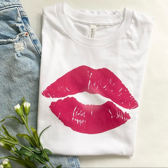 Bella Canvas Tops - Canvas Lips Graphic Tee